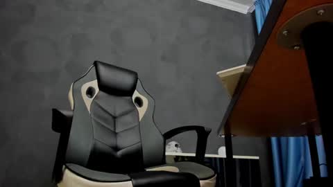 Snapshot of brianhunts chatting on 02/13/25, 09:30 Brian online show from 02/13/25, 09:30