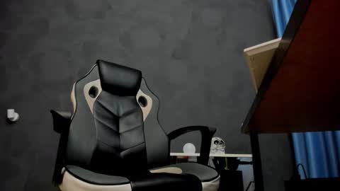 Snapshot of brianhunts chatting on 02/24/25, 10:26 Brian online show from 02/24/25, 10:26