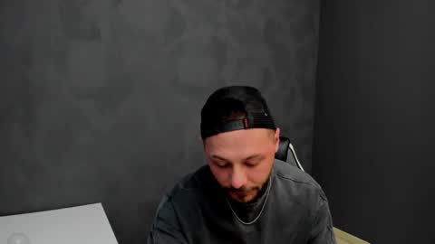 Snapshot of brianhunts chatting on 03/10/25, 05:33 Brian online show from 03/10/25, 05:33