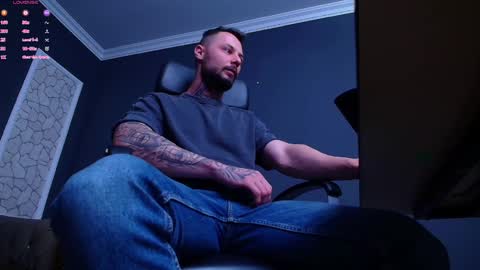 Snapshot of brianhunts chatting on 10/25/25, 04:42 Brian online show from 10/25/25, 04:42