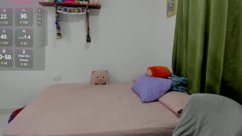 Snapshot of briar_05 chatting on 11/11/25, 12:21 Briar online show from 11/11/25, 12:21