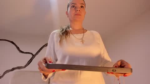 Snapshot of bridgetrodriguez chatting on 01/31/25, 12:07 online show from 01/31/25, 12:07