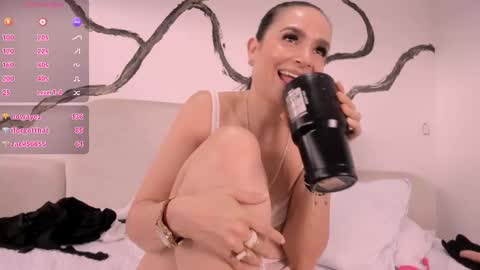 Snapshot of bridgetrodriguez chatting on 02/22/25, 08:42 online show from 02/22/25, 08:42