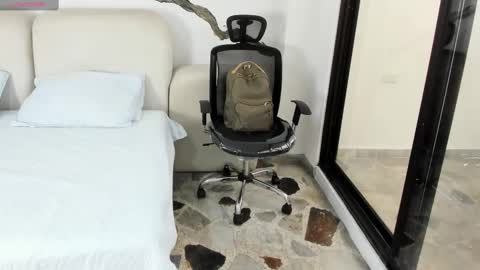 Snapshot of bridgetrodriguez chatting on 03/09/25, 12:31 online show from 03/09/25, 12:31