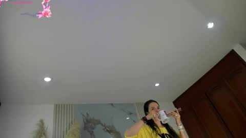 Snapshot of bridgetrodriguez chatting on 10/03/25, 01:19 online show from 10/03/25, 01:19