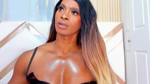 Snapshot of briggittebony chatting on 10/10/25, 09:03 BIRGGITTEBONY online show from 10/10/25, 09:03