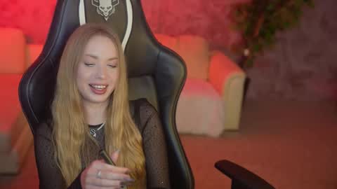 Diamonds Girls online show from 09/19/25, 12:23