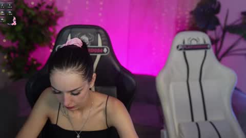 Diamonds Girls online show from 07/10/26, 08:50