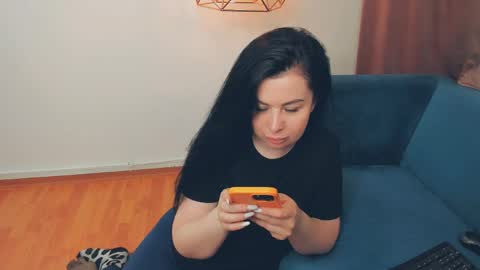 brilliantegirl_ online show from 04/15/26, 07:48