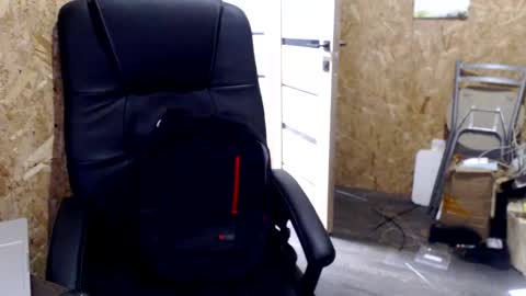 Snapshot of brilliantly chatting on 11/27/25, 04:53 brilliantly online show from 11/27/25, 04:53