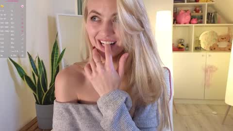 Snapshot of brilliantvictoria chatting on 01/19/25, 03:32 Vi. online show from 01/19/25, 03:32