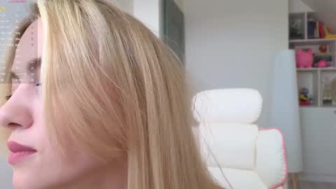 Snapshot of brilliantvictoria chatting on 02/04/25, 11:38 Vi. online show from 02/04/25, 11:38