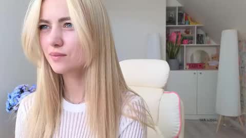 Snapshot of brilliantvictoria chatting on 02/13/25, 10:44 Vi. online show from 02/13/25, 10:44