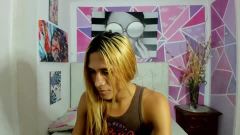 Snapshot of brisahott chatting on 01/07/25, 03:02 Brisa online show from 01/07/25, 03:02