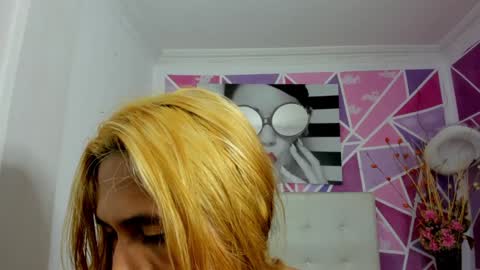 Snapshot of brisahott chatting on 02/03/25, 02:24 Brisa online show from 02/03/25, 02:24