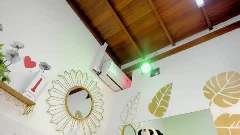 Snapshot of britannyclaire chatting on 09/20/25, 12:50 BritannyClaire online show from 09/20/25, 12:50