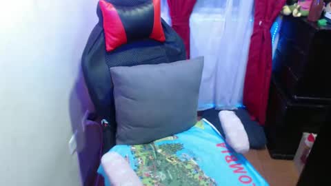 scarleth    follow mee 3 kis online show from 02/05/25, 01:58