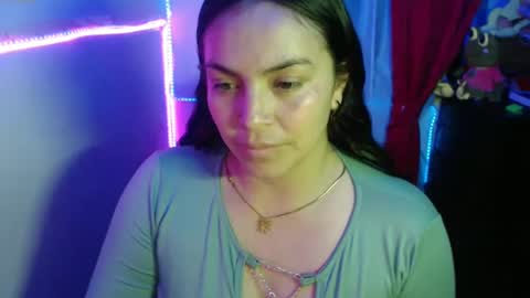 scarleth    follow mee 3 kis online show from 02/08/25, 07:48