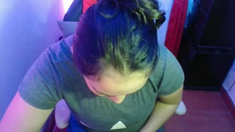 scarleth    follow mee 3 kis online show from 02/10/25, 12:30