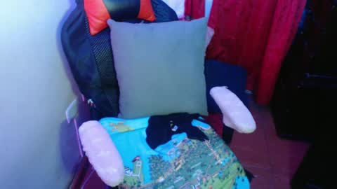 scarleth    follow mee 3 kis online show from 02/11/25, 08:05