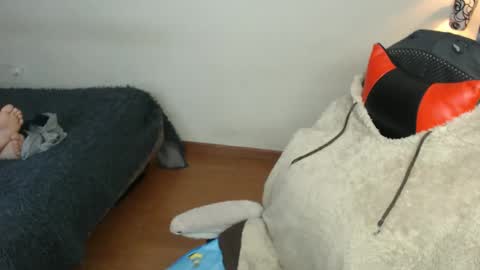 scarleth    follow mee 3 kis online show from 09/19/25, 01:18