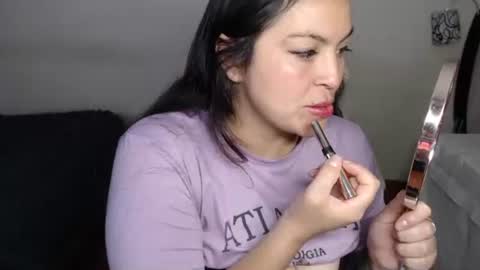 scarleth    follow mee 3 kis online show from 10/17/25, 12:08