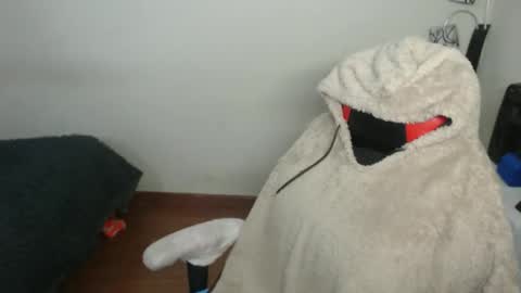 scarleth    follow mee 3 kis online show from 10/21/25, 02:01