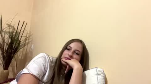 Snapshot of britanysuther chatting on 06/16/26, 05:37 Ciri online show from 06/16/26, 05:37