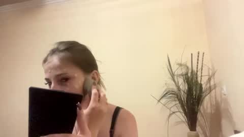 Snapshot of britanysuther chatting on 06/20/26, 06:22 Ciri online show from 06/20/26, 06:22