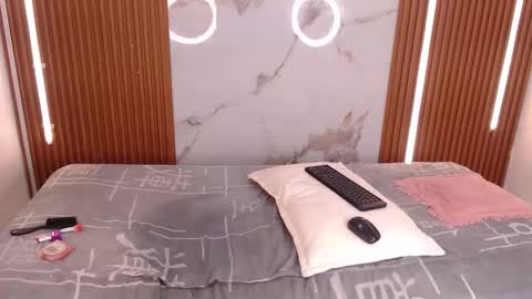 Snapshot of brithanny_03 chatting on 12/18/25, 08:04 brithanny_03 online show from 12/18/25, 08:04