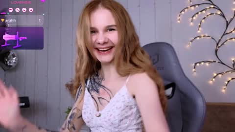 Snapshot of britney_lynch chatting on 01/24/25, 08:43 Britney online show from 01/24/25, 08:43