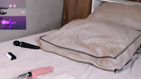 Snapshot of britney_lynch chatting on 02/05/25, 03:13 Britney online show from 02/05/25, 03:13