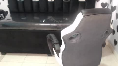 Snapshot of britney_sub chatting on 01/10/25, 09:55 Britney online show from 01/10/25, 09:55