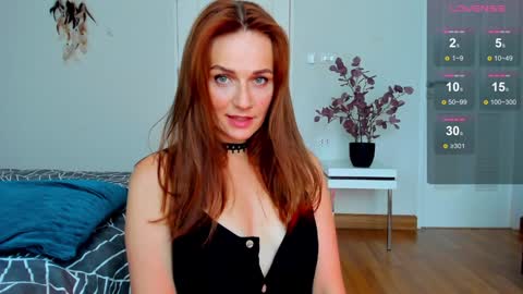 Snapshot of britneyhall chatting on 12/12/24, 08:14 britneyhall online show from 12/12/24, 08:14