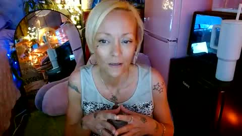 brittneychats81 online show from 05/27/26, 01:13