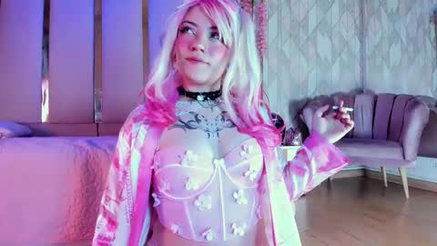     online show from 12/05/25, 02:25