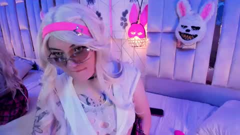 Snapshot of broklin_white23 chatting on 04/26/26, 02:48 online show from 04/26/26, 02:48