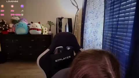 Snapshot of brookebee27 chatting on 11/22/25, 10:09 brookebee online show from 11/22/25, 10:09