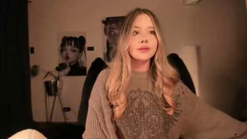 Nat  Independent model  Please help me to reach 200 thumbs up online show from 02/14/26, 05:26