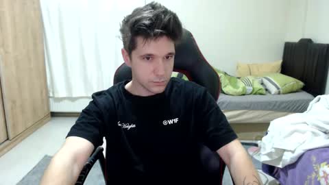 Snapshot of brownhaiir chatting on 02/12/25, 12:01 brownhaiir online show from 02/12/25, 12:01