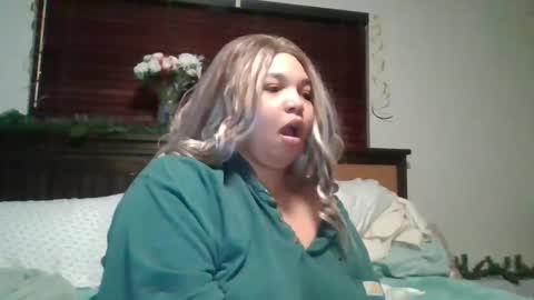 EtherealLilac online show from 12/25/24, 12:27