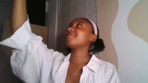 Brownsuagrcutie online show from 10/27/25, 12:04