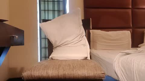 brownuncut3019 online show from 03/01/25, 04:37