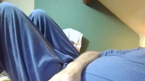 Snapshot of brtbrlss chatting on 10/13/25, 10:48 brtbrlss online show from 10/13/25, 10:48