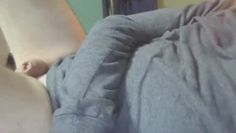 Snapshot of brtbrlss chatting on 10/29/25, 08:32 brtbrlss online show from 10/29/25, 08:32