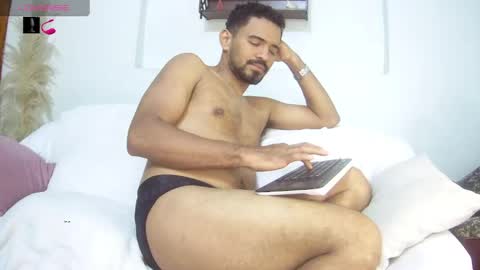 Snapshot of bruce_bigg chatting on 07/12/26, 01:24 Bruce online show from 07/12/26, 01:24