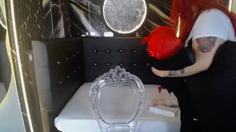 Bruja SCarlata online show from 02/12/26, 12:22