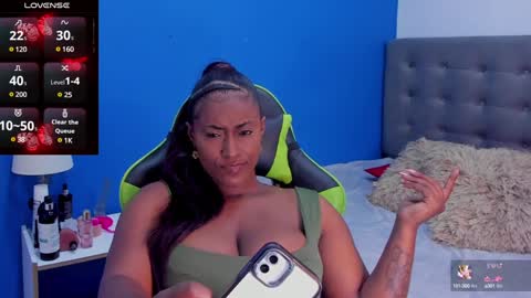 Snapshot of brunna_brownn chatting on 12/18/24, 12:40 Brunna online show from 12/18/24, 12:40