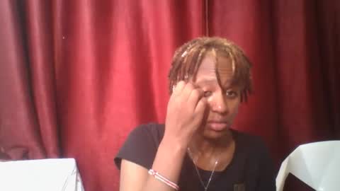 Snapshot of brunnette_blonde chatting on 04/26/26, 08:39 everyday online show from 04/26/26, 08:39