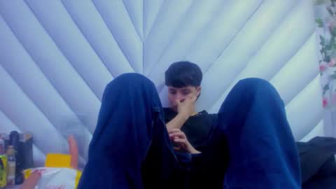 Snapshot of bruno_cruz chatting on 11/30/25, 04:49 Bruno Cruz online show from 11/30/25, 04:49